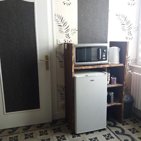 פוזוז' Chambre Meublee A Louer מראה חיצוני תמונה