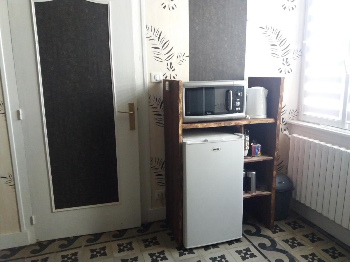 פוזוז' Chambre Meublee A Louer מראה חיצוני תמונה